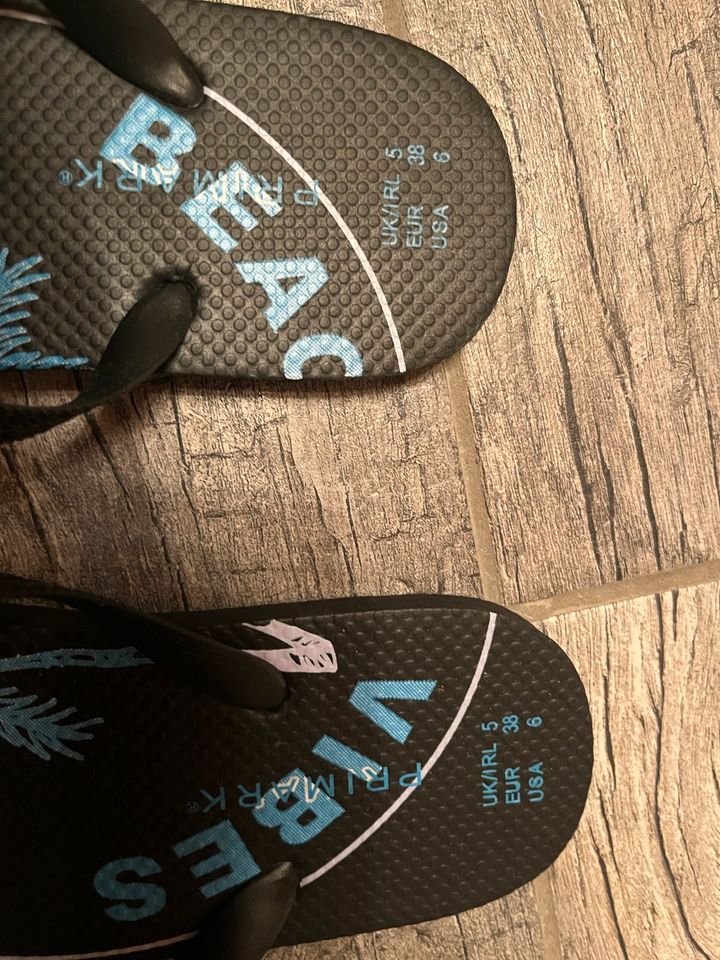 Flip Flops Gr 38 neu in Sparneck