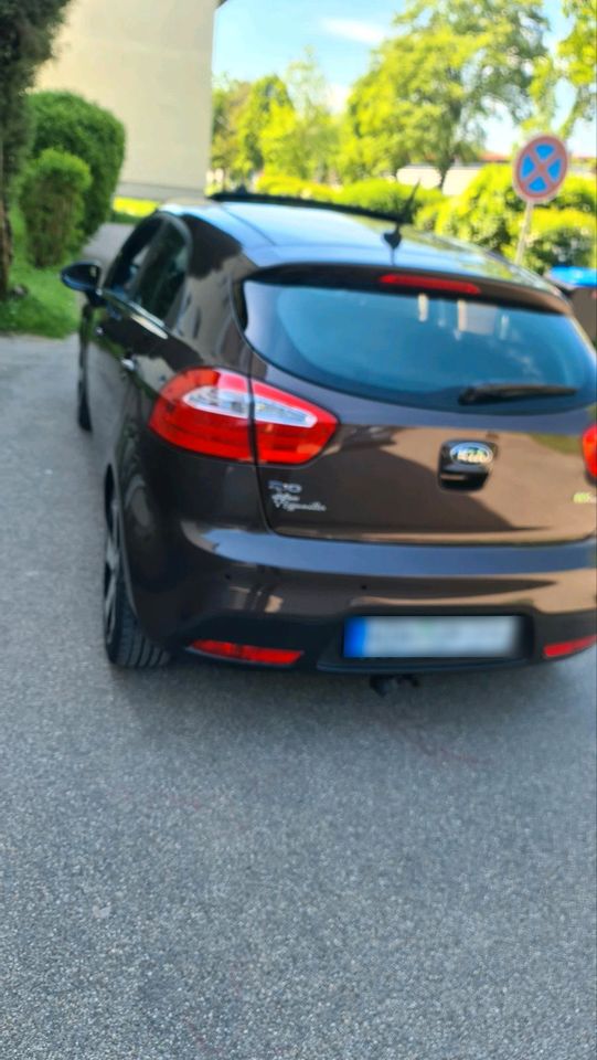 Auto kia rio in Heidenheim an der Brenz