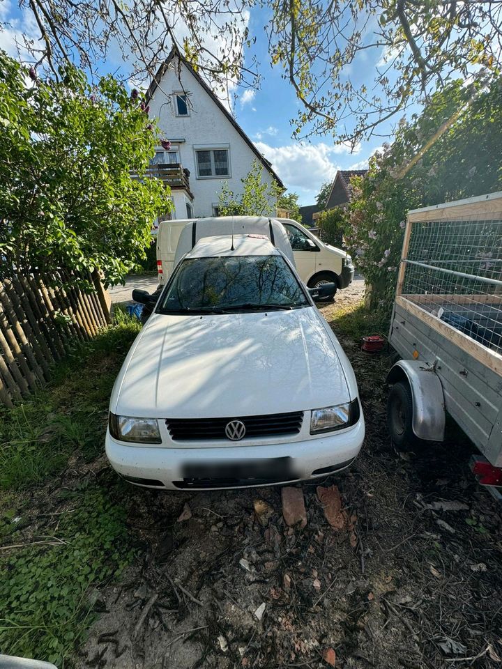 VW Caddy weiß in Bad Harzburg
