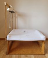 Wickeltisch aus geöltem Holz mit Heizstrahler und Staubereich Bayern - Allersberg Vorschau