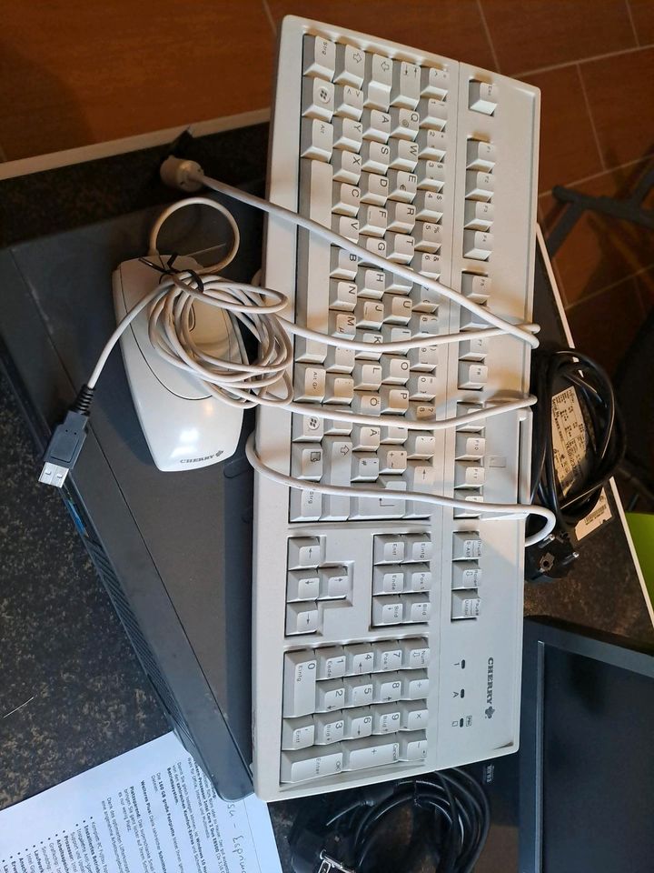 PC kpl. Set Win 10 incl. Monitor, Tastatur ,Maus in Werder (Havel)