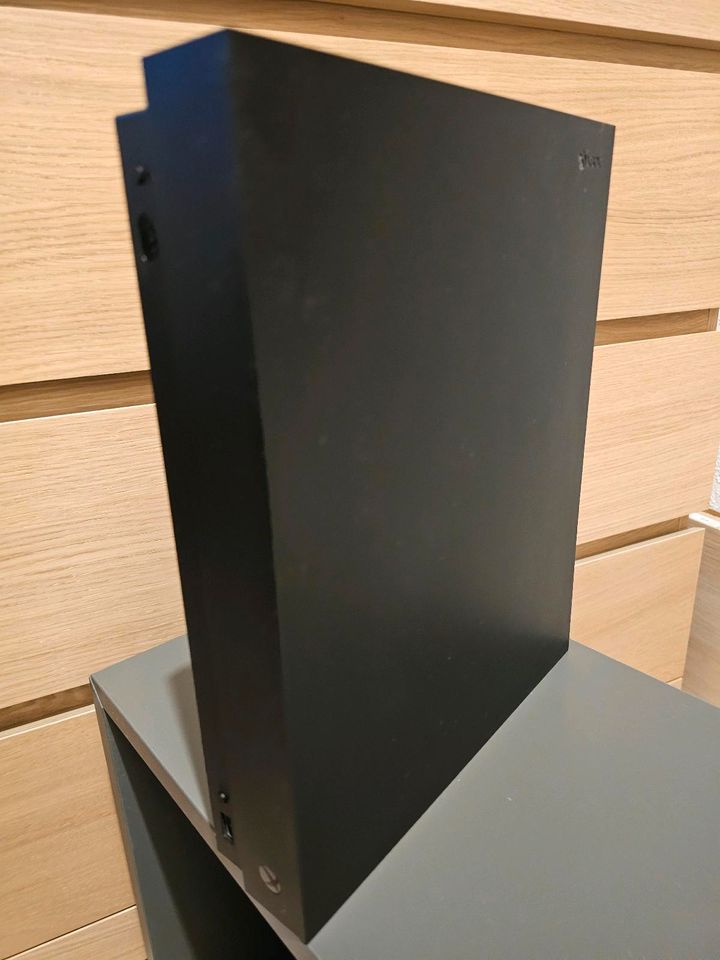 XBOX OneX 1TB in OVP in Grafenwöhr