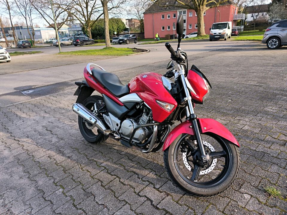 Suzuki Inazuma GWA 250 A2 Motorrad in Bochum