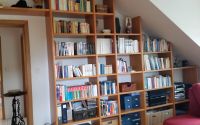 Bücherwand Buche natur für Wandschrägen - individuell anpassbar Niedersachsen - Garbsen Vorschau