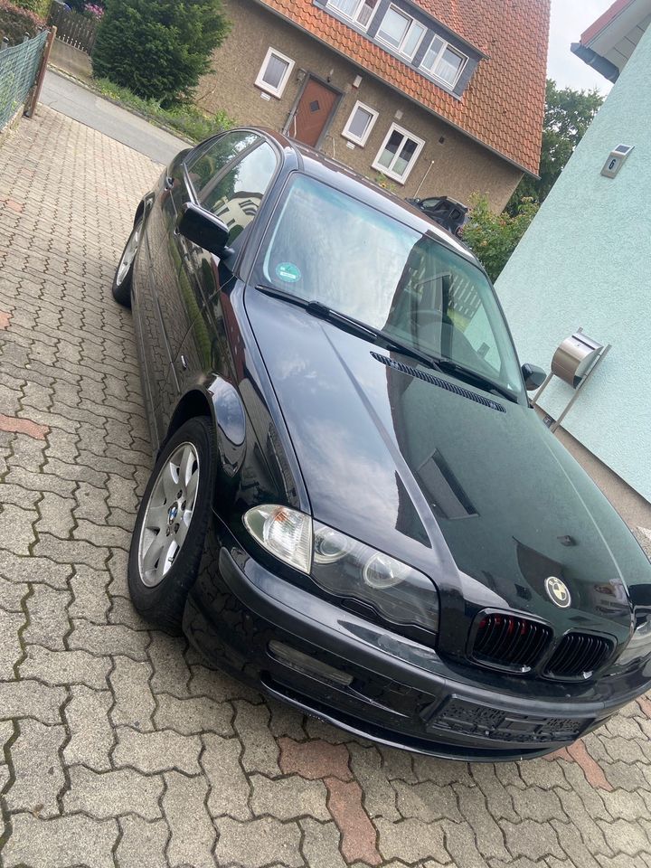 BMW 318i EZ 12/2000 118PS ohne TÜV !!bitte Beschreibung lesen!! in Goslar