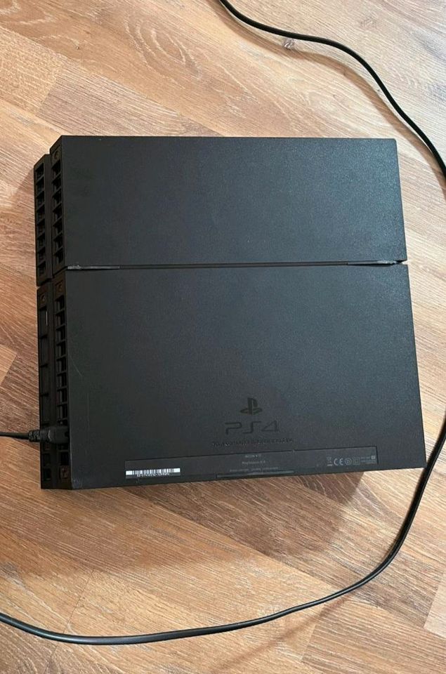 Playstation 4 in OVP , Jet Black inkl. Zubehör, PS4 in Mönchengladbach