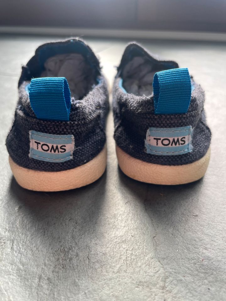 Toms Stoffschuhe Hausschuhe Gr. 28,5 in Gilching