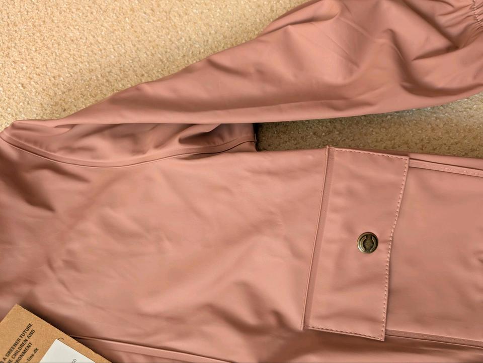 Regenjacke Mikk-line Neu mit Etikett altrosa Gr. 110/116/122 in Bramsche