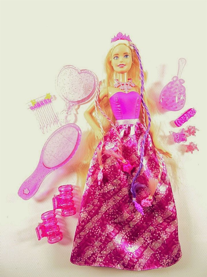 Hairstyling Barbie Mattel China 2015 mit 2 Stylingsets unbespielt in Wiesbaden