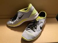 Nike Sportschuhe / Fitnessschuh 40 Sachsen - Annaberg-Buchholz Vorschau