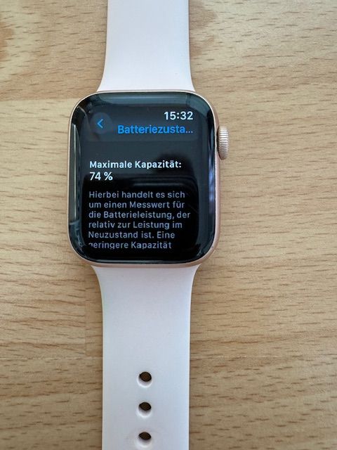 Verk. Apple Watch 5 GPS 40mm in der Farbe Gold mit Zubehör in Wolfsburg