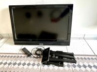 Toshiba LCD Colour TV Fernseher 32Zoll mit Wandhalterung Hessen - Hochheim am Main Vorschau