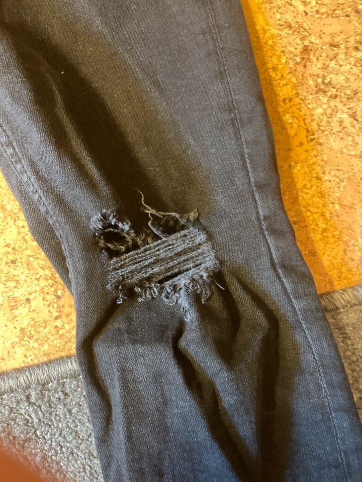 Schwarze Ripped Jeans von H&M in 36 in Nieder-Hilbersheim