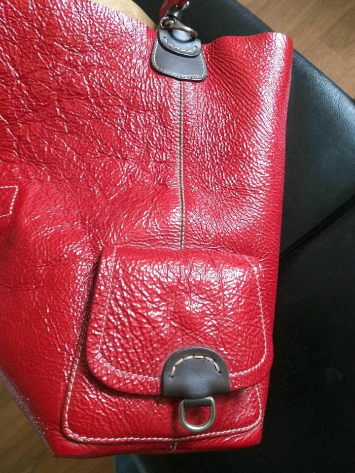 Rote Tasche von Gianni Chiarini italienische Manufaktur in Köln