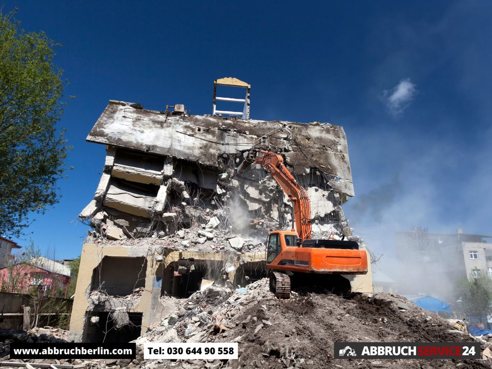 Baggerverleih ↗️ Bagger mit Fahrer ✓ Bagger in Berlin ✓ Schnell ✓ in Berlin