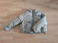 kurze BERSHKA Pufferjacke, Gr. S, khakifarben, für den Übergang Bayern - Ingolstadt Vorschau