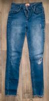 ONLY Blaue Damen Jeans mit Löchern (Größe M / Länge 32) Hessen - Melsungen Vorschau