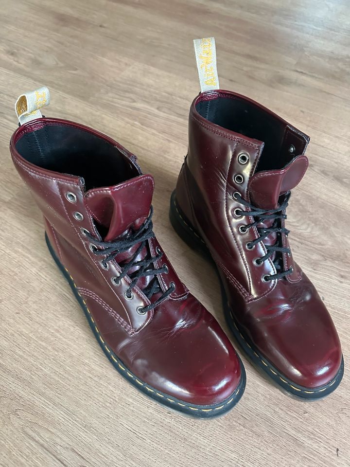 Dr. Martens vegan rot Herren  47 in Köln