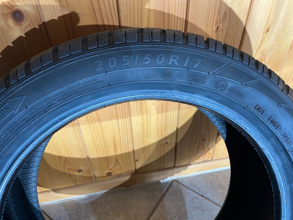 2 NEUE Dunlop Winter Sport 3D Winterreifen 205/50R17 93H in  Baden-Württemberg - Villingen-Schwenningen | Reifen & Felgen | eBay  Kleinanzeigen ist jetzt Kleinanzeigen