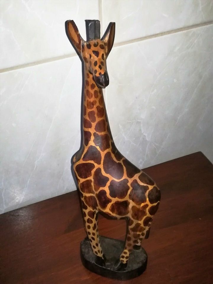 Giraffe Holzfigur Skulptur Holz Afrika Schnitzerei in Gera