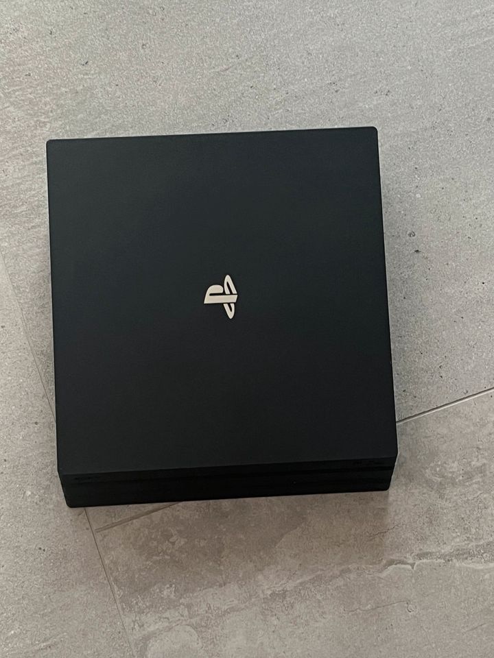 PlayStation 4 Pro 1TB in Garbsen