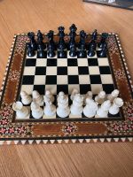 Schachspiel mit schönem Holzbrett Hessen - Babenhausen Vorschau