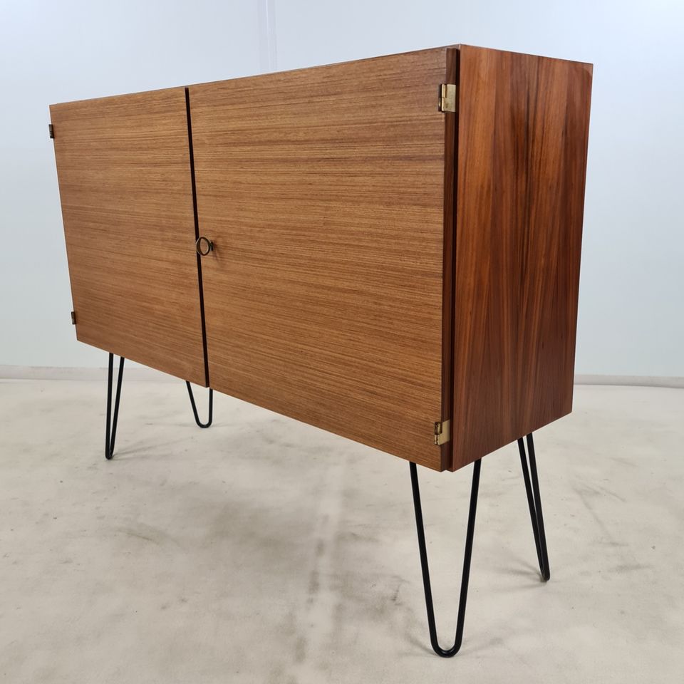 Schrank, kleines Sideboard, Nuss, Vintage Retro 60er 70er, 230417 in Regensburg