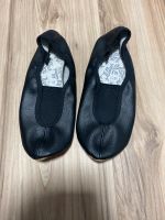 Beck Gymnastik Schuhe Springerl Basic schwarz Gr. 38 NEU Bayern - Simbach Vorschau