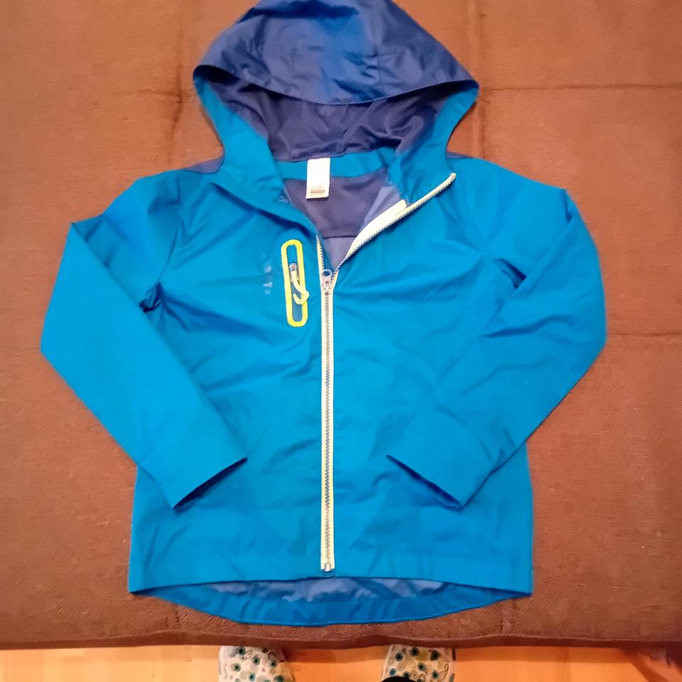 Regenjacke Kipsta von Decathlon Gr. 125-132, 8 Jahre in Chemnitz