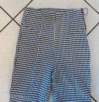 Bershka Stoffhose Business Hose S 34 schwarz-weiß Baden-Württemberg - Walldürn Vorschau