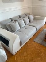 Big Sofa/XXL Couch in weiß-grau Kunstleder- hoher NP Designersofa Hessen - Wächtersbach Vorschau