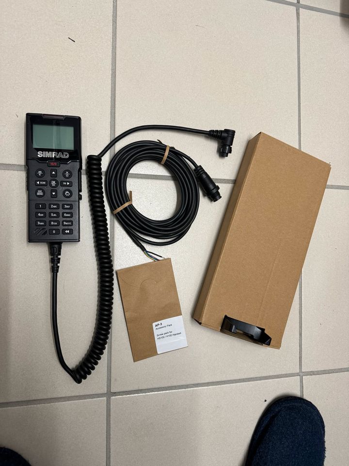 Simrad HS100 wired Handset UKW VHF Handgerät in Hamburg