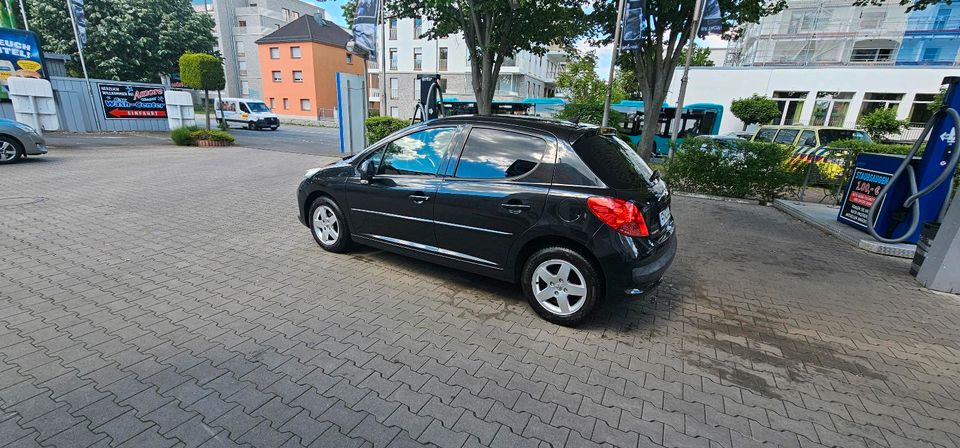 PEUGEOT 207 1.4 HU2026 in Frankfurt am Main