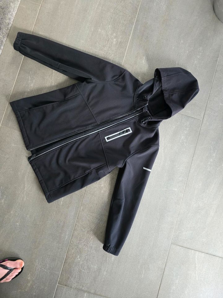 Softshelljacke Jacke in 146 C&A Zara H&M in Bendorf