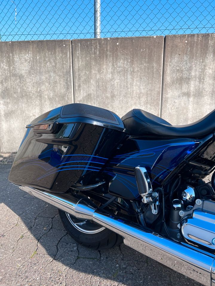 Harley Davidson Street Glide 5HD CVO 110 CUI Jekill & Hyde 26“ in Kiel