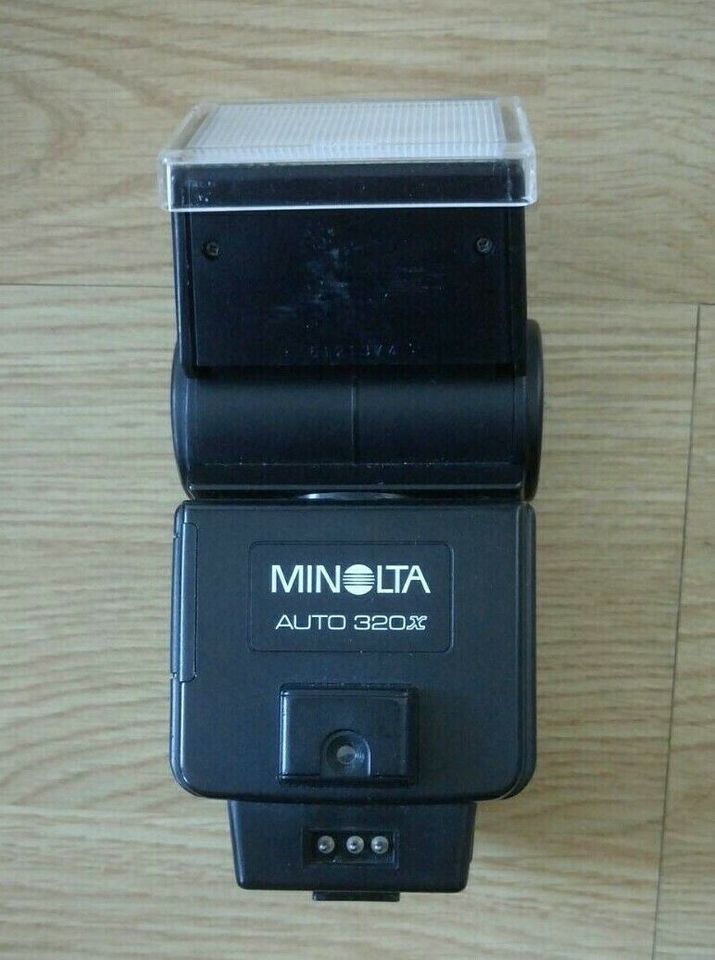 Minolta Blitzgerät Auto 320X in Flieden