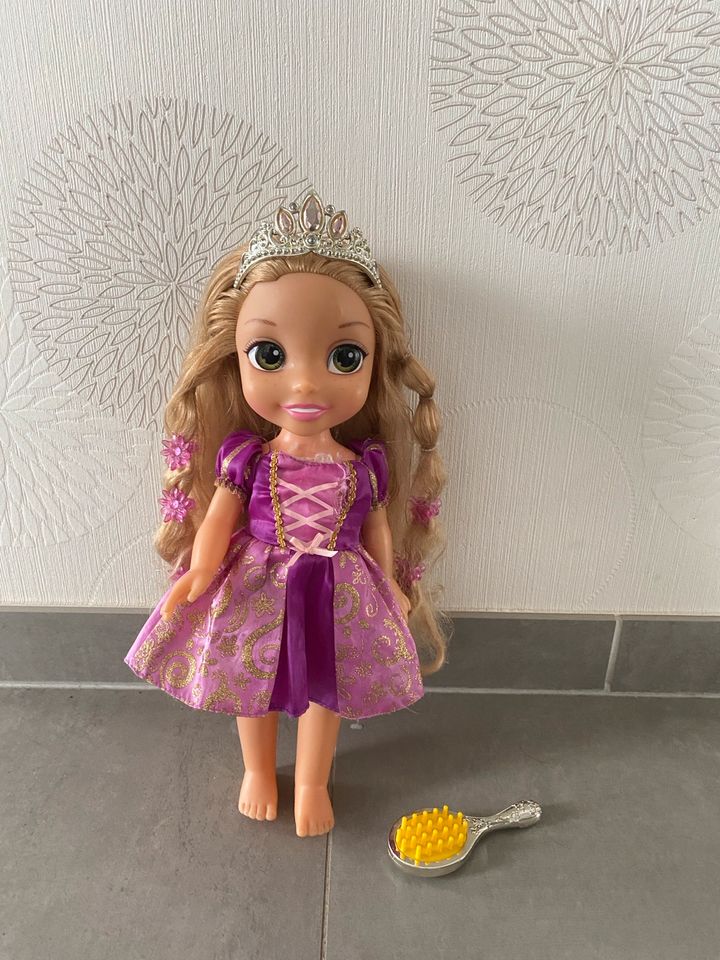Puppe singend Rapunzel leuchtendes Haar in Hückelhoven