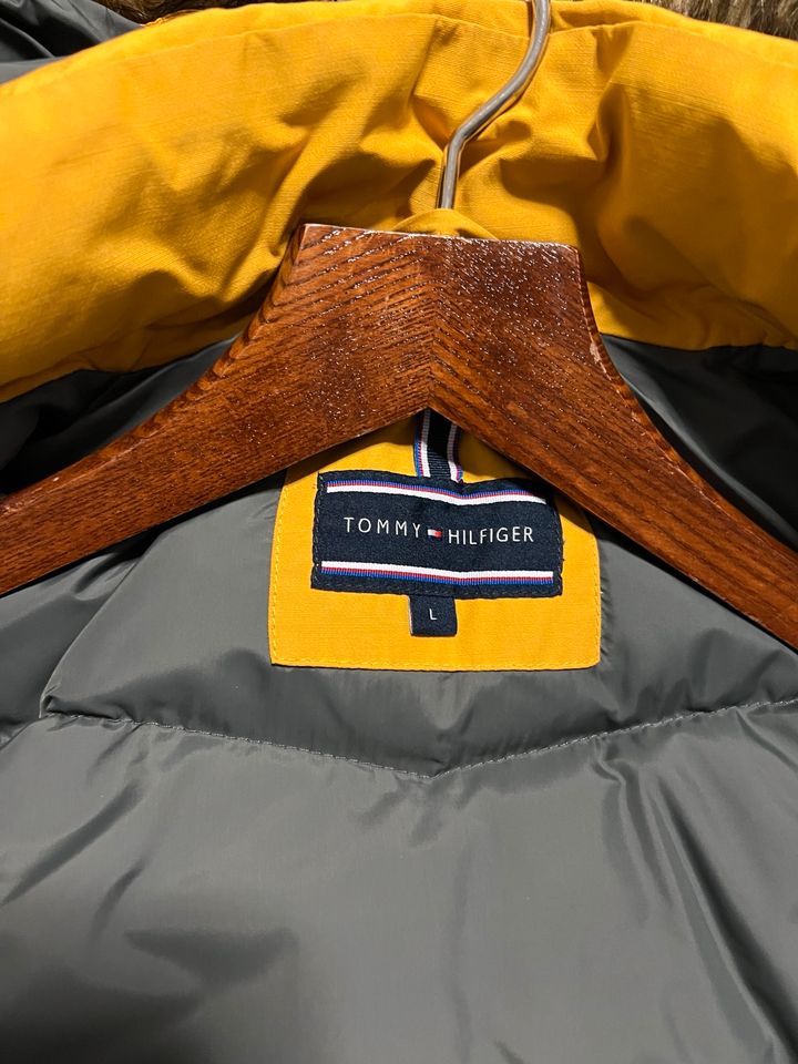 Hilfiger Tommy Daunen Jacke L in Bottrop