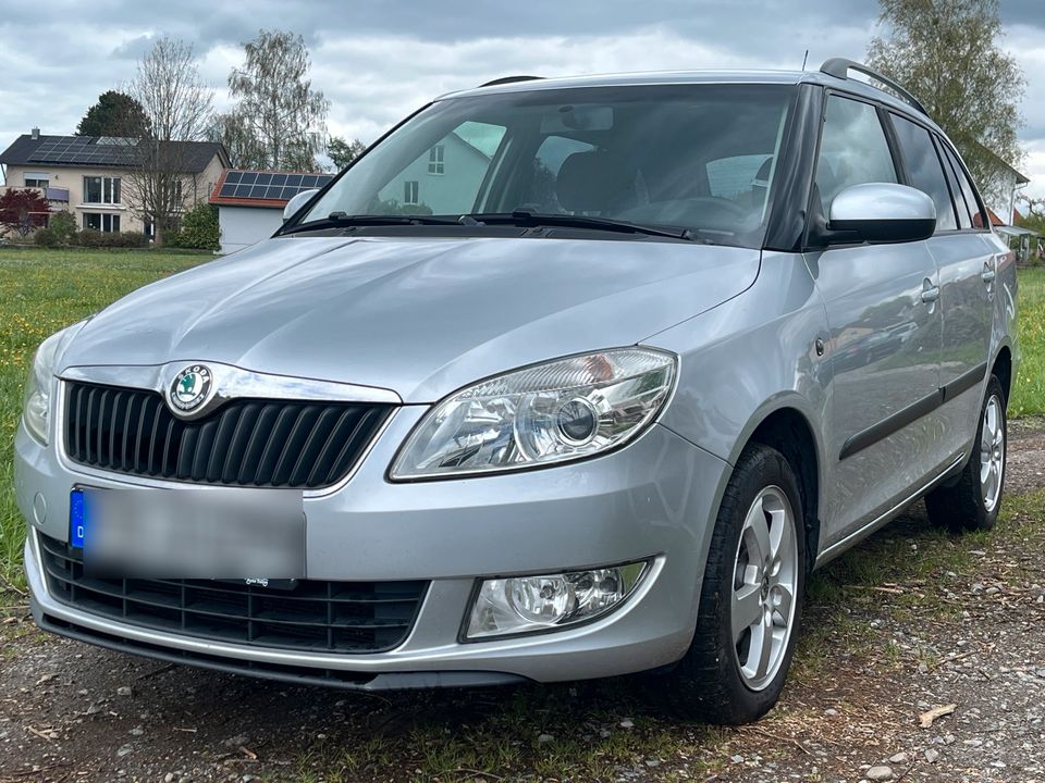 Skoda Fabia Ambition Combi, TÜV/Steuerkette/Bremsen/ Service neu in Leutkirch im Allgäu