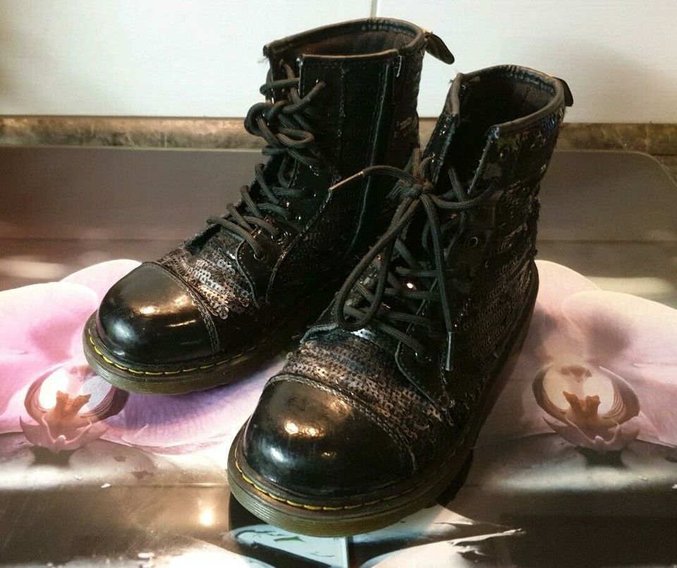 Dr.Martens Springerstiefel Schuhe Stiefel 8 Loch Pailletten Gr.38 in Jena