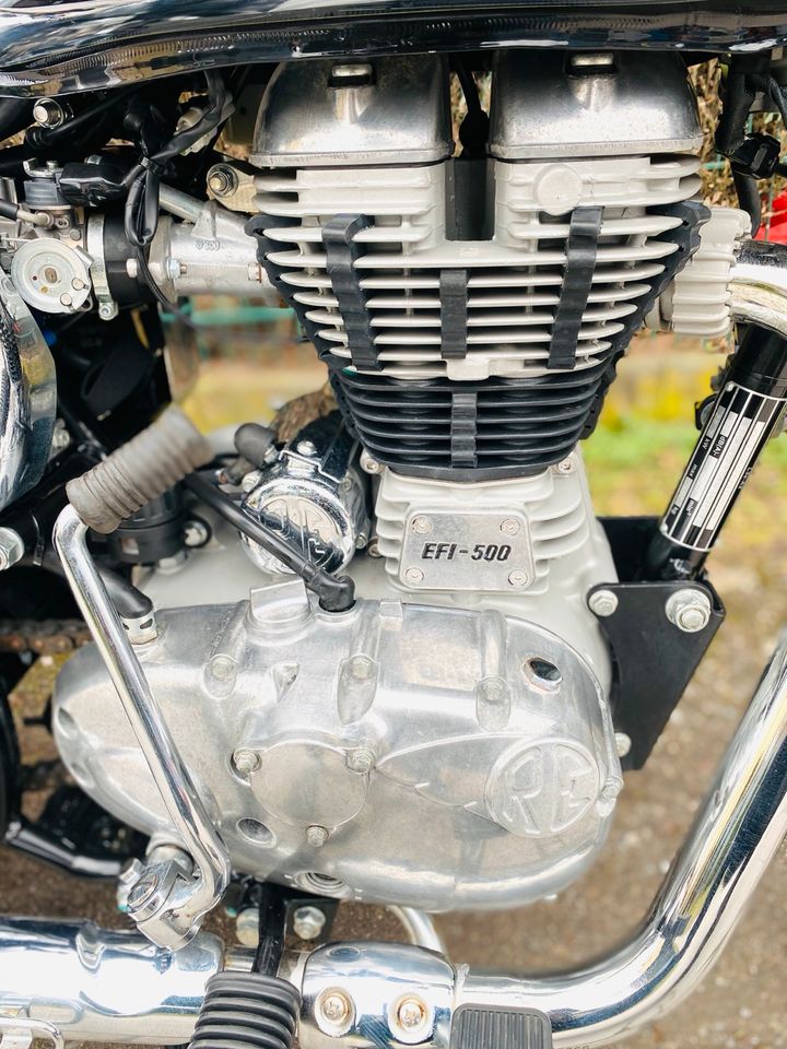 Royal Enfield Bullet Classic 500 Chrome Black 980km in Sprockhövel