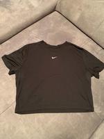 leichtes nike cropped shirt in gr.xl(42/44) Sachsen - Hartmannsdorf Vorschau