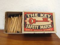 Große alte Streichholzschachtel THE KEY SAFETY MATCH mit Inhalt Hannover - Kirchrode-Bemerode-Wülferode Vorschau