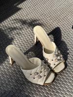 Karl Lagerfeld Heels mit Perlen & Gold – Gr. 38 Berlin - Wilmersdorf Vorschau