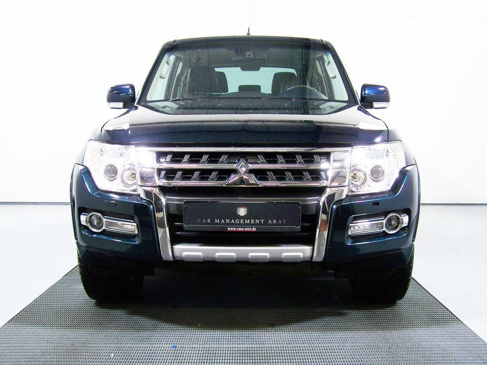 Mitsubishi Pajero 3.2 DI-D Edition 30 1.Hand in Hamburg