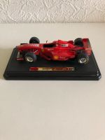 Pariet Ferrari F300 Formel 1 als Modell Burago Hessen - Guxhagen Vorschau