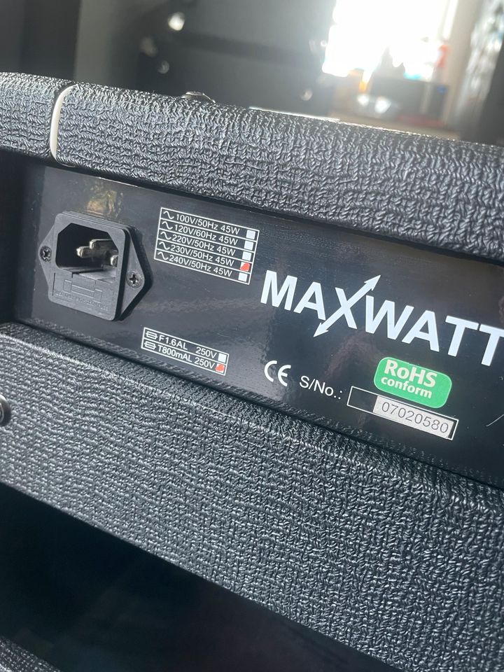 Hiwatt Maxwatt G20 R in Trassem