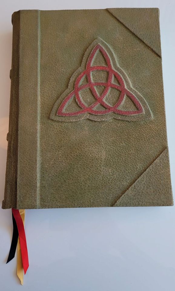 Charmed Buch der Schatten Replika (aus Echtleder) sehr selten in Stuttgart