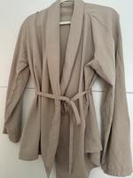 Oberteil mit Gürtel L beige neu Walle - Handelshäfen Vorschau