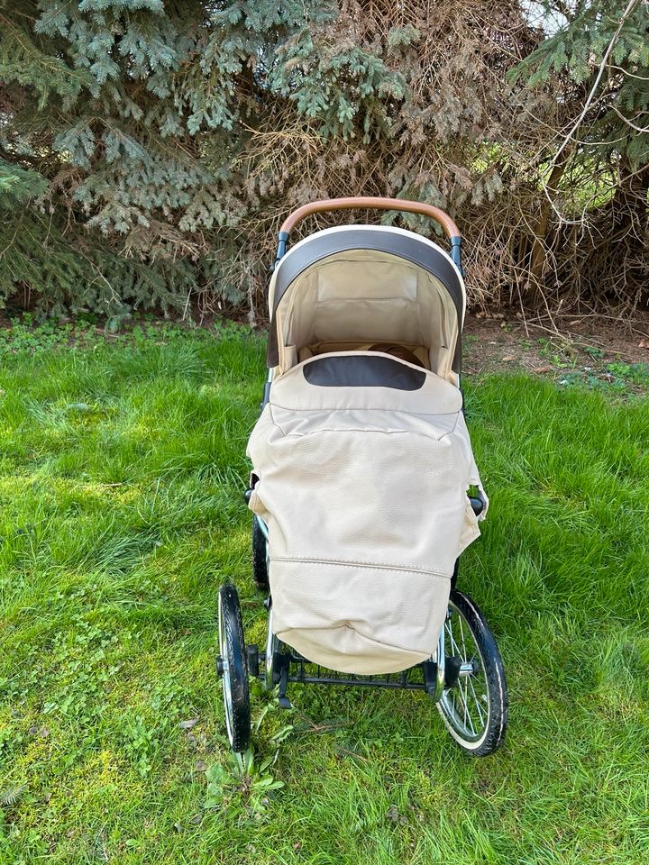 Kinderwagen mit Babyschale & Sportaufsatz in Nobitz